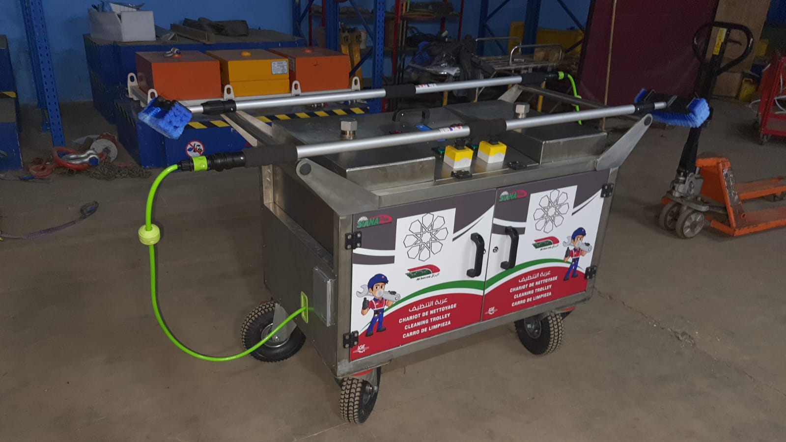 Chariot autonome de nettoyage train LGV, vue de détail — LGEN