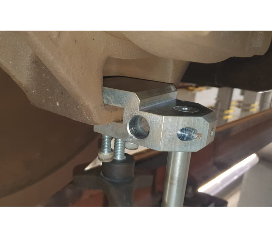Support articulé comparateur roues essieux en atelier — LGEN Maroc