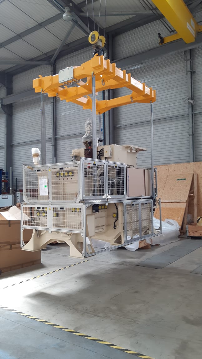 Lifting industrial equipment with a spreader beam — LGEN Casablanca