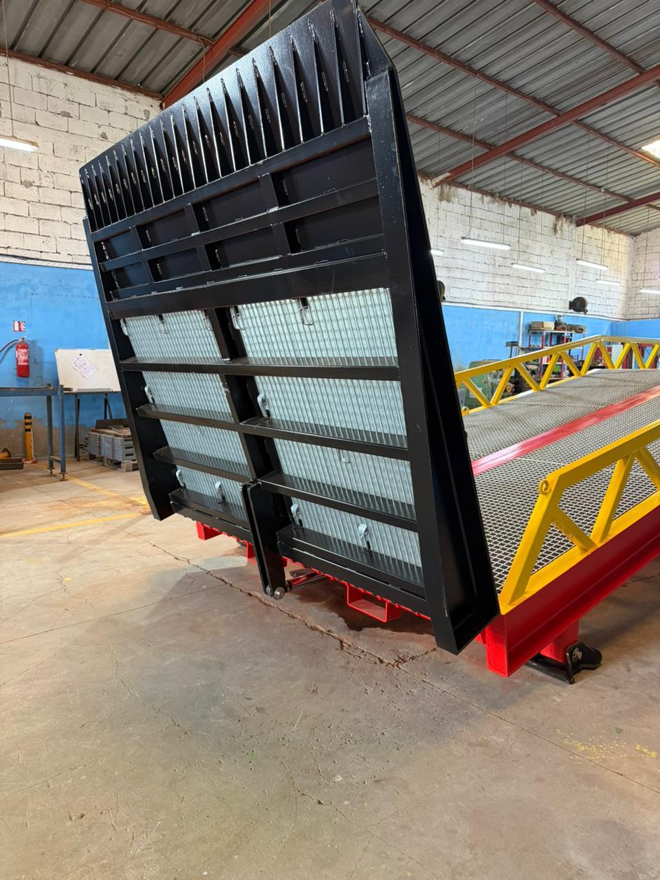 Rampe mobile de chargement industriel — LGEN Casablanca