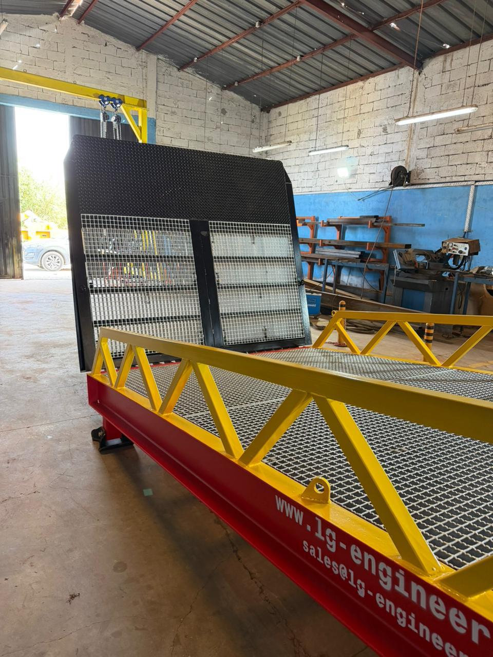 Rampe mobile de chargement industriel — LGEN Casablanca