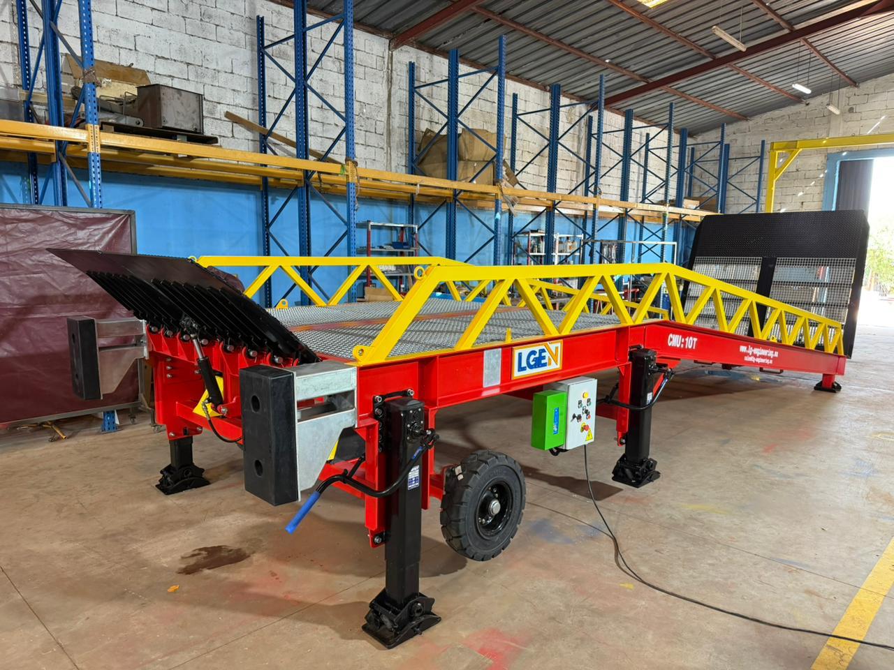 Rampe mobile de chargement industriel — LGEN Casablanca
